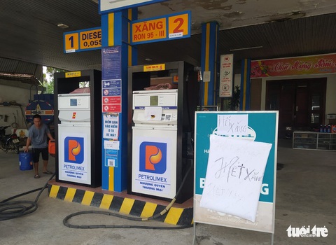 Hà Tĩnh: Nhiều cửa hàng tạm nghỉ bán vì... không có xăng dầu - Ảnh 2. Hà Tĩnh: Nhiều cửa hàng tạm nghỉ bán vì... không có xăng dầu - Ảnh 2.