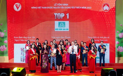Hoa Linh là thương hiệu dược phẩm được người tiêu dùng yêu thích năm 2022 - Ảnh 1. Hoa Linh là thương hiệu dược phẩm được người tiêu dùng yêu thích năm 2022 - Ảnh 1.