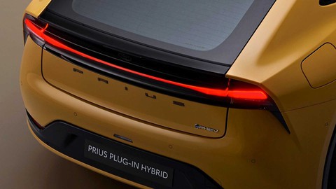 Toyota Prius 2023 ra mắt: Không còn nhận ra là xe Toyota, khác biệt từ trong ra ngoài - Ảnh 9. Toyota Prius 2023 ra mắt: Không còn nhận ra là xe Toyota, khác biệt từ trong ra ngoài - Ảnh 9.