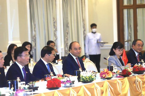 Chủ tịch nước Nguyễn Xuân Phúc trả lời báo chí tại Bangkok - Ảnh 2. Chủ tịch nước Nguyễn Xuân Phúc trả lời báo chí tại Bangkok - Ảnh 2.