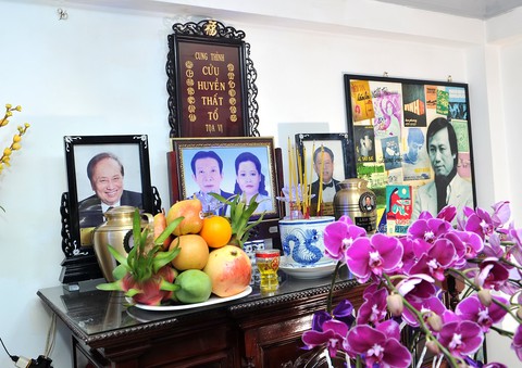 Tro cốt nhạc sĩ Lam Phương đã về đến Việt Nam - Ảnh 1. Tro cốt nhạc sĩ Lam Phương đã về đến Việt Nam - Ảnh 1.