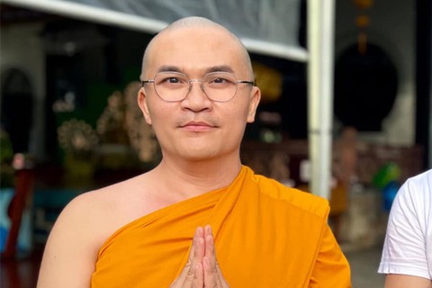 HỘ CHIẾU VĂN HÓA VIỆT NAM: Nghệ sĩ và những ứng xử đẹp - Ảnh 4. HỘ CHIẾU VĂN HÓA VIỆT NAM: Nghệ sĩ và những ứng xử đẹp - Ảnh 4.