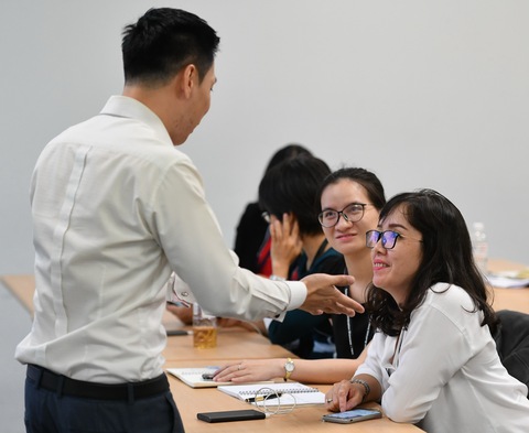 Diễn đàn Không thể nói tục như một thói quen: Nhân viên nói tục dễ mất việc - Ảnh 1. Diễn đàn Không thể nói tục như một thói quen: Nhân viên nói tục dễ mất việc - Ảnh 1.