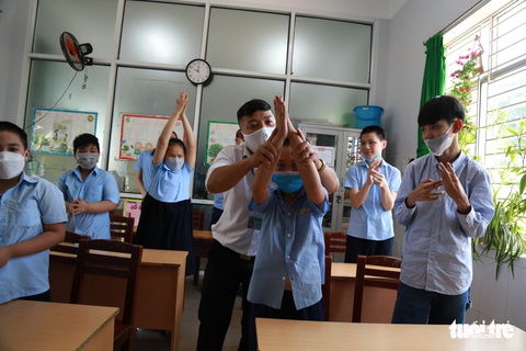 Âm nhạc xoa dịu nỗi đau trẻ khiếm khuyết - Ảnh 1. Âm nhạc xoa dịu nỗi đau trẻ khiếm khuyết - Ảnh 1.
