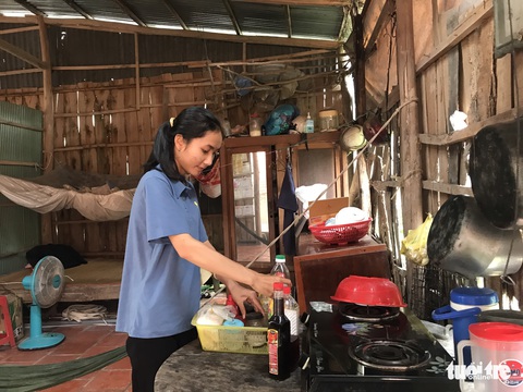 Nhớ mẹ, thương cha, dù khốn khó mấy cũng cố học để kiếm nghề - Ảnh 1. Nhớ mẹ, thương cha, dù khốn khó mấy cũng cố học để kiếm nghề - Ảnh 1.