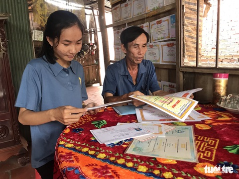 Nhớ mẹ, thương cha, dù khốn khó mấy cũng cố học để kiếm nghề - Ảnh 2. Nhớ mẹ, thương cha, dù khốn khó mấy cũng cố học để kiếm nghề - Ảnh 2.