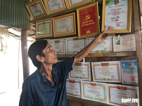 Nhớ mẹ, thương cha, dù khốn khó mấy cũng cố học để kiếm nghề - Ảnh 4. Nhớ mẹ, thương cha, dù khốn khó mấy cũng cố học để kiếm nghề - Ảnh 4.