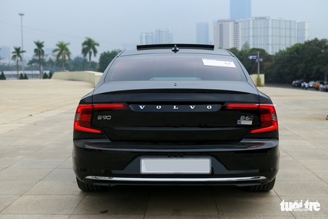 Chủ xe Volvo S90: Xe nhiều tính năng an toàn, thiết kế lâu lỗi mốt - Ảnh 6. Chủ xe Volvo S90: Xe nhiều tính năng an toàn, thiết kế lâu lỗi mốt - Ảnh 6.