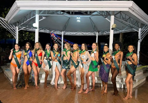 Miss Earth bị chê sân khấu tạm bợ, Miss Grand làm show nội y tai tiếng - Ảnh 2. Miss Earth bị chê sân khấu tạm bợ, Miss Grand làm show nội y tai tiếng - Ảnh 2.