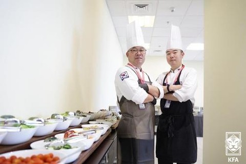 Không có thịt heo, tuyển Hàn Quốc ăn uống ra sao? - Ảnh 1. Không có thịt heo, tuyển Hàn Quốc ăn uống ra sao? - Ảnh 1.