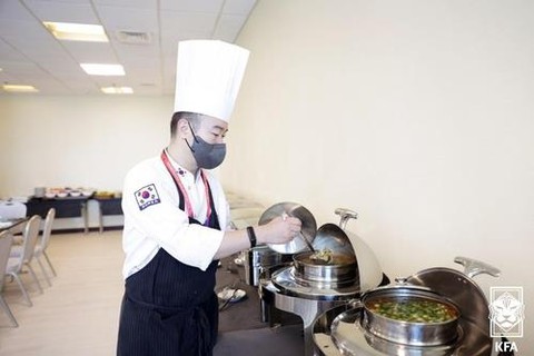 Không có thịt heo, tuyển Hàn Quốc ăn uống ra sao? - Ảnh 2. Không có thịt heo, tuyển Hàn Quốc ăn uống ra sao? - Ảnh 2.