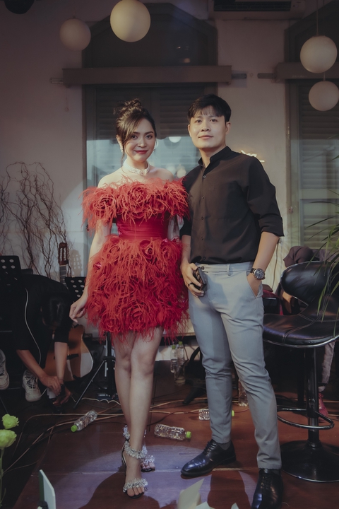 Nhạc sĩ Nguyễn Văn Chung tiết lộ cơ duyên hợp tác và lý do nâng đỡ ca sĩ Duyên Quỳnh - Ảnh 3. Nhạc sĩ Nguyễn Văn Chung tiết lộ cơ duyên hợp tác và lý do nâng đỡ ca sĩ Duyên Quỳnh - Ảnh 3.