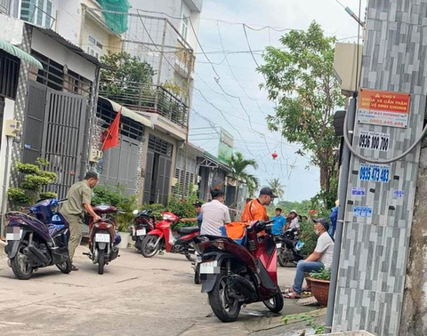 Một người chết cháy trong căn nhà có dán chữ tranh chấp - Ảnh 1. Một người chết cháy trong căn nhà có dán chữ tranh chấp - Ảnh 1.