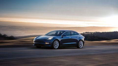 GM sửa hộ hàng ngàn xe điện Tesla - Đôi bên có lợi - Ảnh 1. GM sửa hộ hàng ngàn xe điện Tesla - Đôi bên có lợi - Ảnh 1.