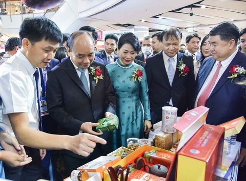 Chủ tịch nước mong có lớp nhân tài người Việt trên đất Thái - Ảnh 6. Chủ tịch nước mong có lớp nhân tài người Việt trên đất Thái - Ảnh 6.