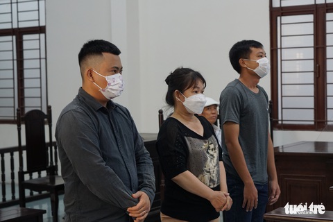 Tòa trả hồ sơ điều tra bổ sung vụ làm giả Nón Sơn - Ảnh 1. Tòa trả hồ sơ điều tra bổ sung vụ làm giả Nón Sơn - Ảnh 1.