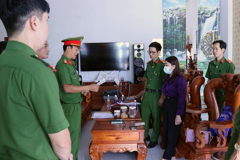 Bắt cựu kế toán trưởng CDC Bình Phước liên quan Việt Á - Ảnh 1. Bắt cựu kế toán trưởng CDC Bình Phước liên quan Việt Á - Ảnh 1.