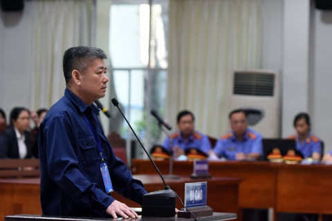 Đại án xăng dầu: Cựu đội trưởng chống buôn lậu nhận hối lộ bị đề nghị mức án 15 - 16 năm tù - Ảnh 5. Đại án xăng dầu: Cựu đội trưởng chống buôn lậu nhận hối lộ bị đề nghị mức án 15 - 16 năm tù - Ảnh 5.