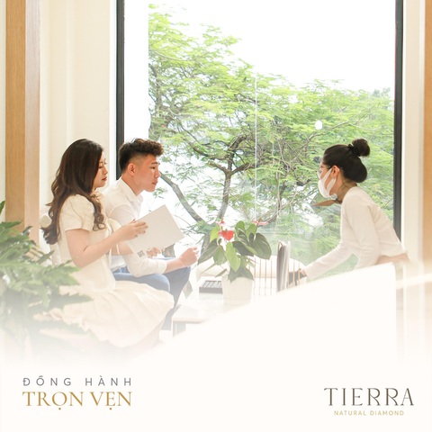 Bật mí bí kíp chinh phục nàng hiện đại bằng nhẫn cầu hôn kim cương - Ảnh 1. Bật mí bí kíp chinh phục nàng hiện đại bằng nhẫn cầu hôn kim cương - Ảnh 1.