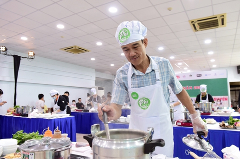 Thí sinh phía Nam làm đau đầu ban giám khảo vì nấu phở quá ngon! - Ảnh 5. Thí sinh phía Nam làm đau đầu ban giám khảo vì nấu phở quá ngon! - Ảnh 5.