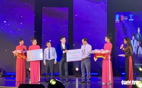 Minh Hằng, Châu Thanh, Nguyên Vũ hát gây quỹ xây nhà tình thương - Ảnh 3. Minh Hằng, Châu Thanh, Nguyên Vũ hát gây quỹ xây nhà tình thương - Ảnh 3.