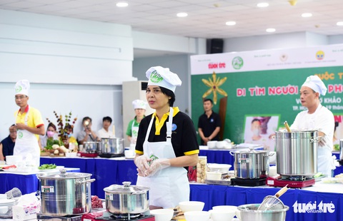 Thí sinh phía Nam làm đau đầu ban giám khảo vì nấu phở quá ngon! - Ảnh 4. Thí sinh phía Nam làm đau đầu ban giám khảo vì nấu phở quá ngon! - Ảnh 4.