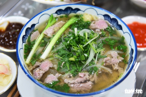 Thí sinh phía Nam làm đau đầu ban giám khảo vì nấu phở quá ngon! - Ảnh 7. Thí sinh phía Nam làm đau đầu ban giám khảo vì nấu phở quá ngon! - Ảnh 7.
