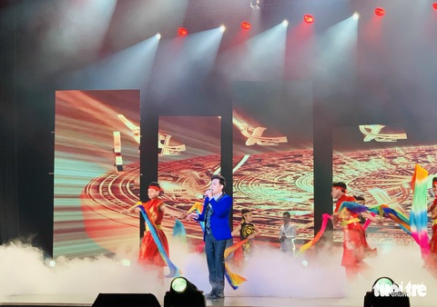 Minh Hằng, Châu Thanh, Nguyên Vũ hát gây quỹ xây nhà tình thương - Ảnh 1. Minh Hằng, Châu Thanh, Nguyên Vũ hát gây quỹ xây nhà tình thương - Ảnh 1.