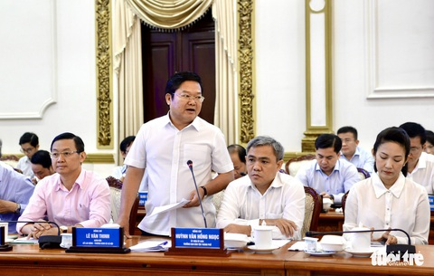 27 doanh nghiệp cắt giảm lao động, chủ tịch UBND TP.HCM đề nghị theo dõi sát tình hình - Ảnh 2. 27 doanh nghiệp cắt giảm lao động, chủ tịch UBND TP.HCM đề nghị theo dõi sát tình hình - Ảnh 2.