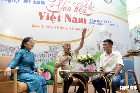 Áo dài, xe cổ diễu hành kỷ niệm Ngày Di sản văn hóa Việt Nam - Ảnh 8. Áo dài, xe cổ diễu hành kỷ niệm Ngày Di sản văn hóa Việt Nam - Ảnh 8.