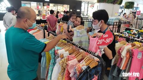Tin sáng 19-11: Ô tô tăng giá do biến động tỉ giá; Thu hồi sáu lô thuốc Greaxim - Ảnh 7. Tin sáng 19-11: Ô tô tăng giá do biến động tỉ giá; Thu hồi sáu lô thuốc Greaxim - Ảnh 7.
