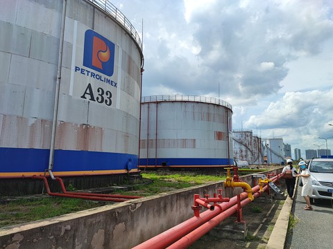 TP.HCM đề xuất thành lập tổ điều hành xăng dầu - Ảnh 1. TP.HCM đề xuất thành lập tổ điều hành xăng dầu - Ảnh 1.