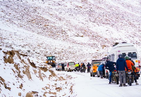 Chạy xe máy dưới núi tuyết tại Ladakh và kỷ niệm lạc đường trong đêm của travel blogger Việt - Ảnh 18. Chạy xe máy dưới núi tuyết tại Ladakh và kỷ niệm lạc đường trong đêm của travel blogger Việt - Ảnh 18.