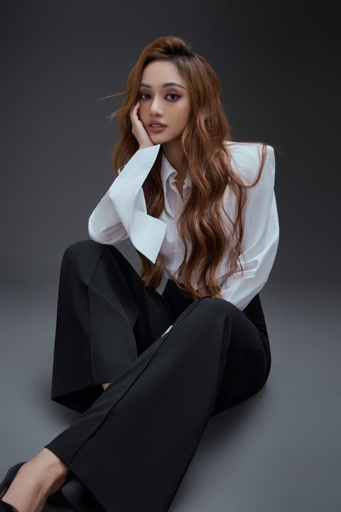 Hoa hậu Siêu quốc gia Mutya Datul lấn sân làm vedette show thời trang Việt - Ảnh 3. Hoa hậu Siêu quốc gia Mutya Datul lấn sân làm vedette show thời trang Việt - Ảnh 3.