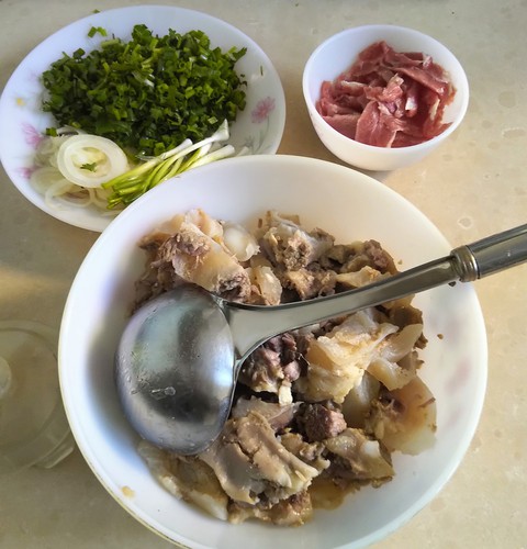 Phở nhuận bút ngon quá! - Ảnh 2. Phở nhuận bút ngon quá! - Ảnh 2.
