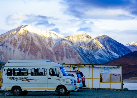 Chạy xe máy dưới núi tuyết tại Ladakh và kỷ niệm lạc đường trong đêm của travel blogger Việt - Ảnh 5. Chạy xe máy dưới núi tuyết tại Ladakh và kỷ niệm lạc đường trong đêm của travel blogger Việt - Ảnh 5.
