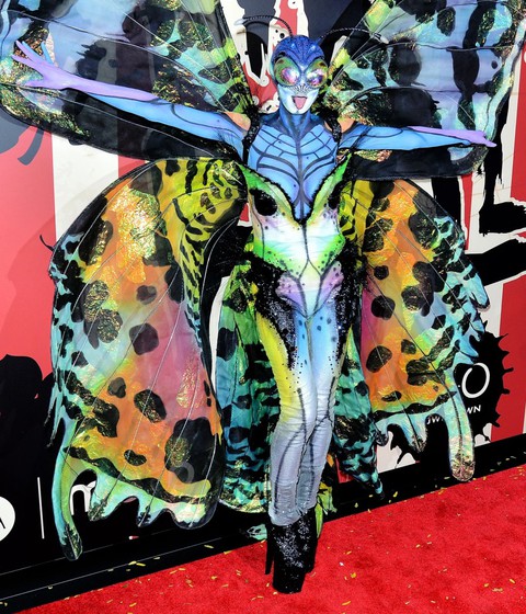 Loạt hóa trang độc nhất vô nhị của ‘nữ hoàng Halloween’ Heidi Klum - Ảnh 8. Loạt hóa trang độc nhất vô nhị của ‘nữ hoàng Halloween’ Heidi Klum - Ảnh 8.
