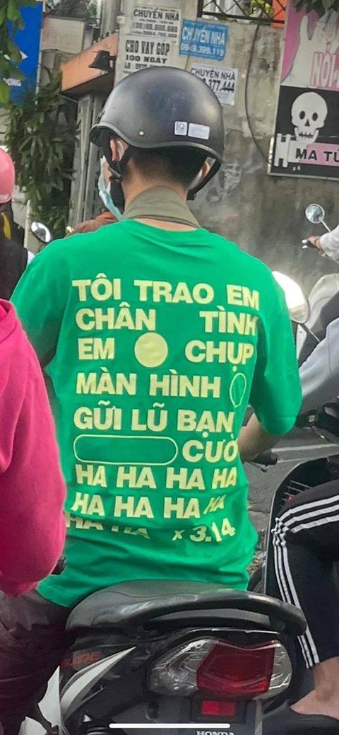 Ảnh vui 2-11: Bán sổ đất mà như bán rau vậy đó! - Ảnh 2. Ảnh vui 2-11: Bán sổ đất mà như bán rau vậy đó! - Ảnh 2.