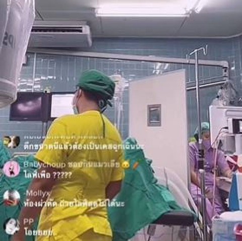 Bác sĩ Thái Lan phát trực tiếp ca phẫu thuật trên TikTok, dư luận chỉ trích tơi bời - Ảnh 1. Bác sĩ Thái Lan phát trực tiếp ca phẫu thuật trên TikTok, dư luận chỉ trích tơi bời - Ảnh 1.