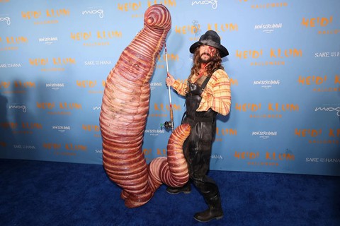 Loạt hóa trang độc nhất vô nhị của ‘nữ hoàng Halloween’ Heidi Klum - Ảnh 2. Loạt hóa trang độc nhất vô nhị của ‘nữ hoàng Halloween’ Heidi Klum - Ảnh 2.