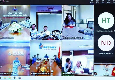 Doanh nghiệp xăng dầu họp với bộ trưởng: Oằn mình gánh thị trường, mong giải pháp lâu dài - Ảnh 2. Doanh nghiệp xăng dầu họp với bộ trưởng: Oằn mình gánh thị trường, mong giải pháp lâu dài - Ảnh 2.