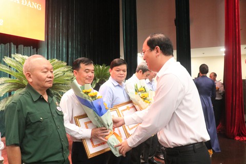 Ghi nhận đóng góp của hội quần chúng cho sự phát triển của TP.HCM - Ảnh 2. Ghi nhận đóng góp của hội quần chúng cho sự phát triển của TP.HCM - Ảnh 2.