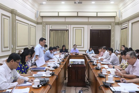 Tự chủ khó khăn, 20 đơn vị y tế TP.HCM không thể chi thu nhập tăng thêm - Ảnh 1. Tự chủ khó khăn, 20 đơn vị y tế TP.HCM không thể chi thu nhập tăng thêm - Ảnh 1.