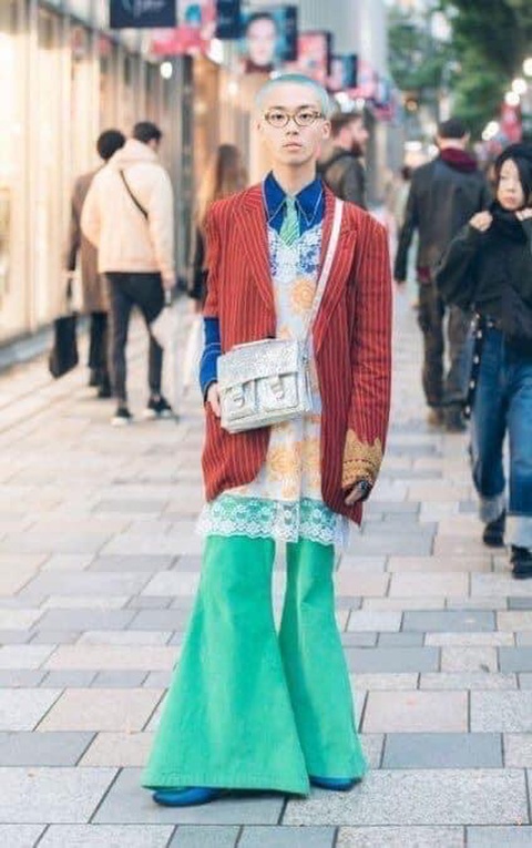 Giật mình với street style kiểu Nhật mà cứ ngỡ lễ hội hóa trang - Ảnh 2. Giật mình với street style kiểu Nhật mà cứ ngỡ lễ hội hóa trang - Ảnh 2.