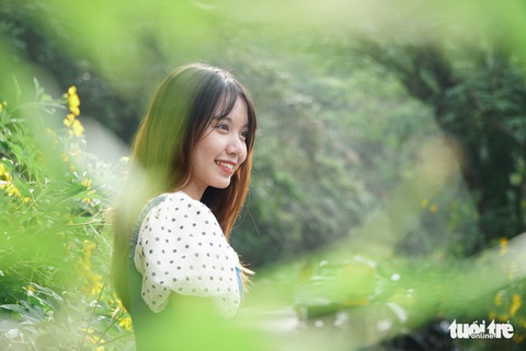 Rủ nhau lên núi ngắm hoa dã quỳ nở rộ, rời xa khói bụi về miền an yên - Ảnh 1. Rủ nhau lên núi ngắm hoa dã quỳ nở rộ, rời xa khói bụi về miền an yên - Ảnh 1.