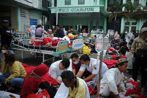 Động đất ở Indonesia: Ít nhất 56 người chết, 700 người bị thương, con số vẫn tiếp tục tăng - Ảnh 1. Động đất ở Indonesia: Ít nhất 56 người chết, 700 người bị thương, con số vẫn tiếp tục tăng - Ảnh 1.