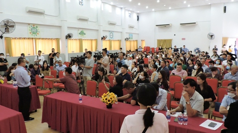 Vụ học sinh ngộ độc ở Nha Trang: Tăng cường 3 chuyên gia, bác sĩ - Ảnh 1. Vụ học sinh ngộ độc ở Nha Trang: Tăng cường 3 chuyên gia, bác sĩ - Ảnh 1.