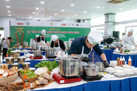 Tương ớt góp phần thổi bùng vị phở trong ‘Ngày của phở’ - Ảnh 3. Tương ớt góp phần thổi bùng vị phở trong ‘Ngày của phở’ - Ảnh 3.