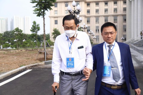 Cựu thứ trưởng Cao Minh Quang hầu tòa vụ công ty dược biển thủ 3,8 triệu USD - Ảnh 1. Cựu thứ trưởng Cao Minh Quang hầu tòa vụ công ty dược biển thủ 3,8 triệu USD - Ảnh 1.
