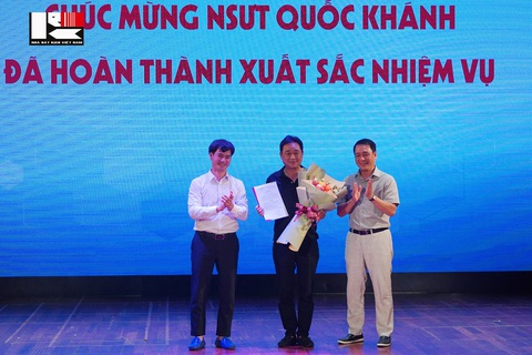 Ngọc Hoàng Quốc Khánh nghỉ hưu, được đồng nghiệp chúc ‘lấy vợ đi’ - Ảnh 2. Ngọc Hoàng Quốc Khánh nghỉ hưu, được đồng nghiệp chúc ‘lấy vợ đi’ - Ảnh 2.